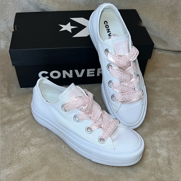 Converse White‎ Sneakers with Pink Laces - Picture 1 of 11